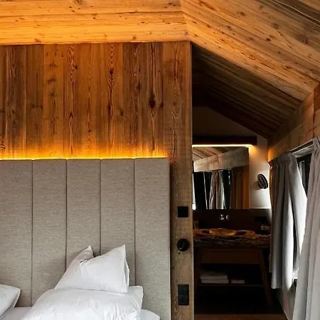Amus Dolomites فندق مبيت وإفطار أنتيرسيلفا دي ميزو